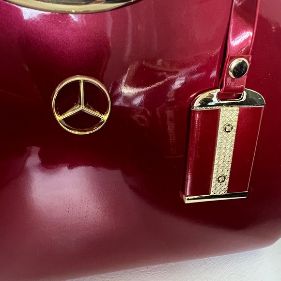 Source Unknown Red and Black Shoulder Bags with Gold Accents - Picture 13 of 16